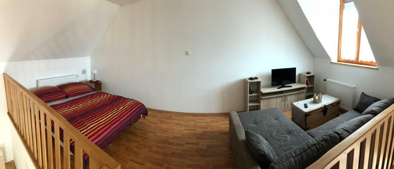 S'Schnoganeschd Nemesvid Exterior foto